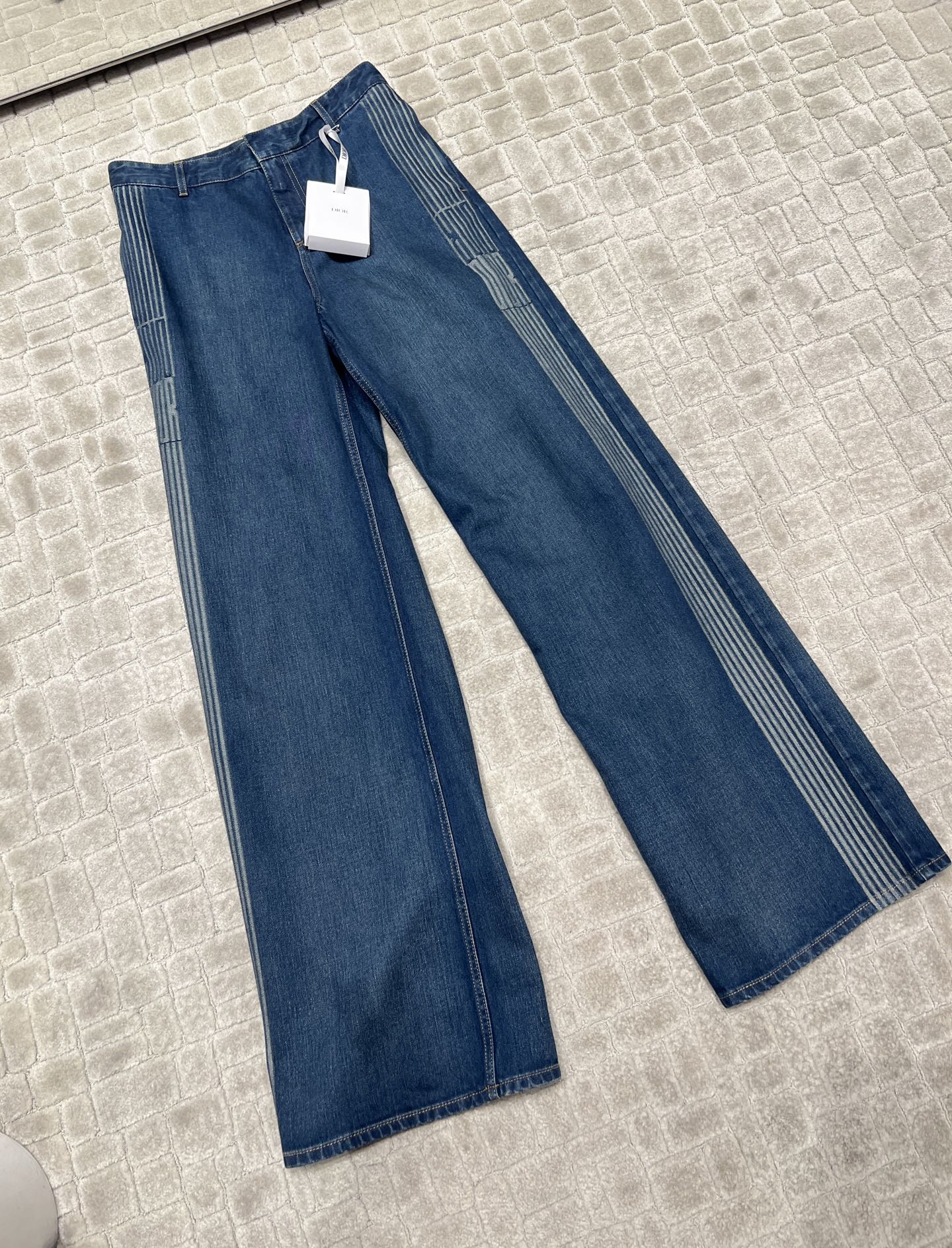 Women's Dark Blue Wide Leg Jeans with Vintage Wash and Velvet Stripes 9 i1748752460354 1755 0 7