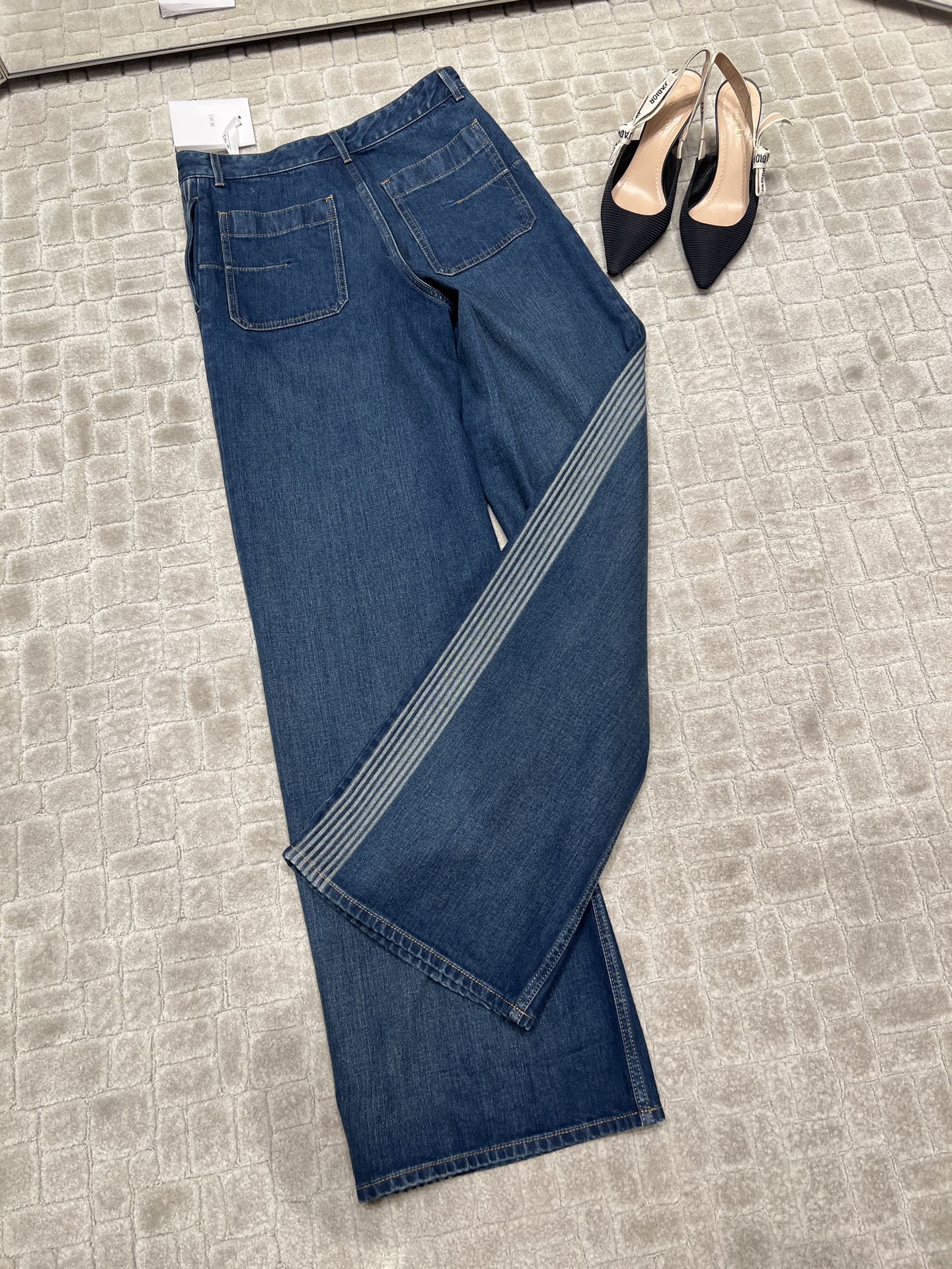 Women's Dark Blue Wide Leg Jeans with Vintage Wash and Velvet Stripes 7 i1748752463179 159 0 5