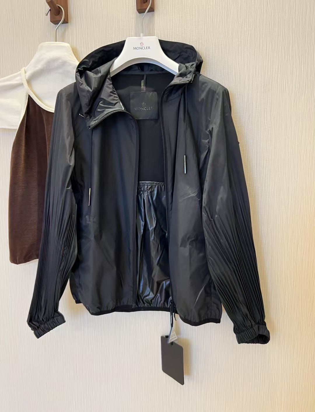 Women's Hooded Windproof Jacket - Lightweight, Quick-Dry, Breathable 2 i1749884470262 415 0 0