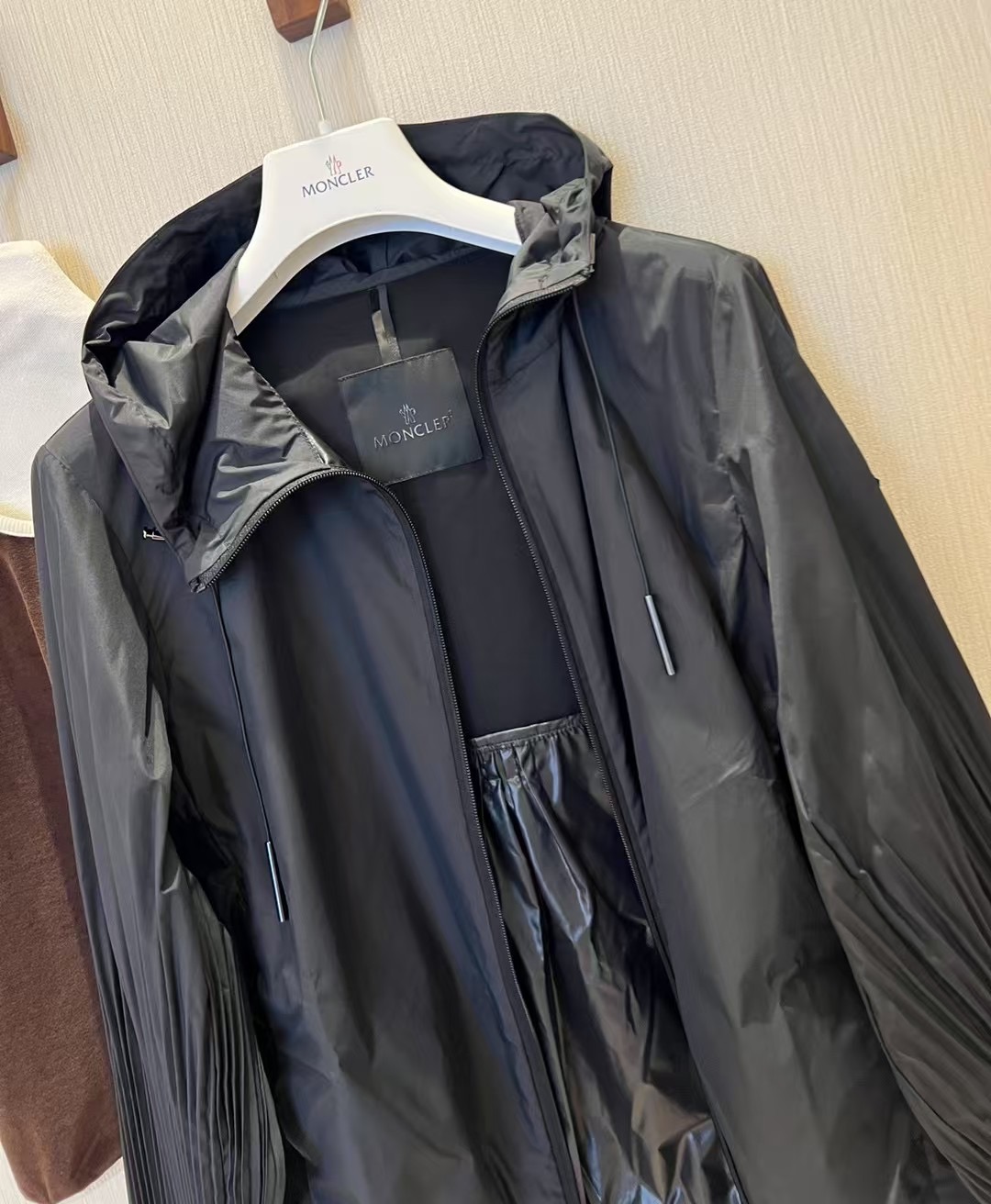 Women's Hooded Windproof Jacket - Lightweight, Quick-Dry, Breathable 4 i1749884470262 8713 0 2