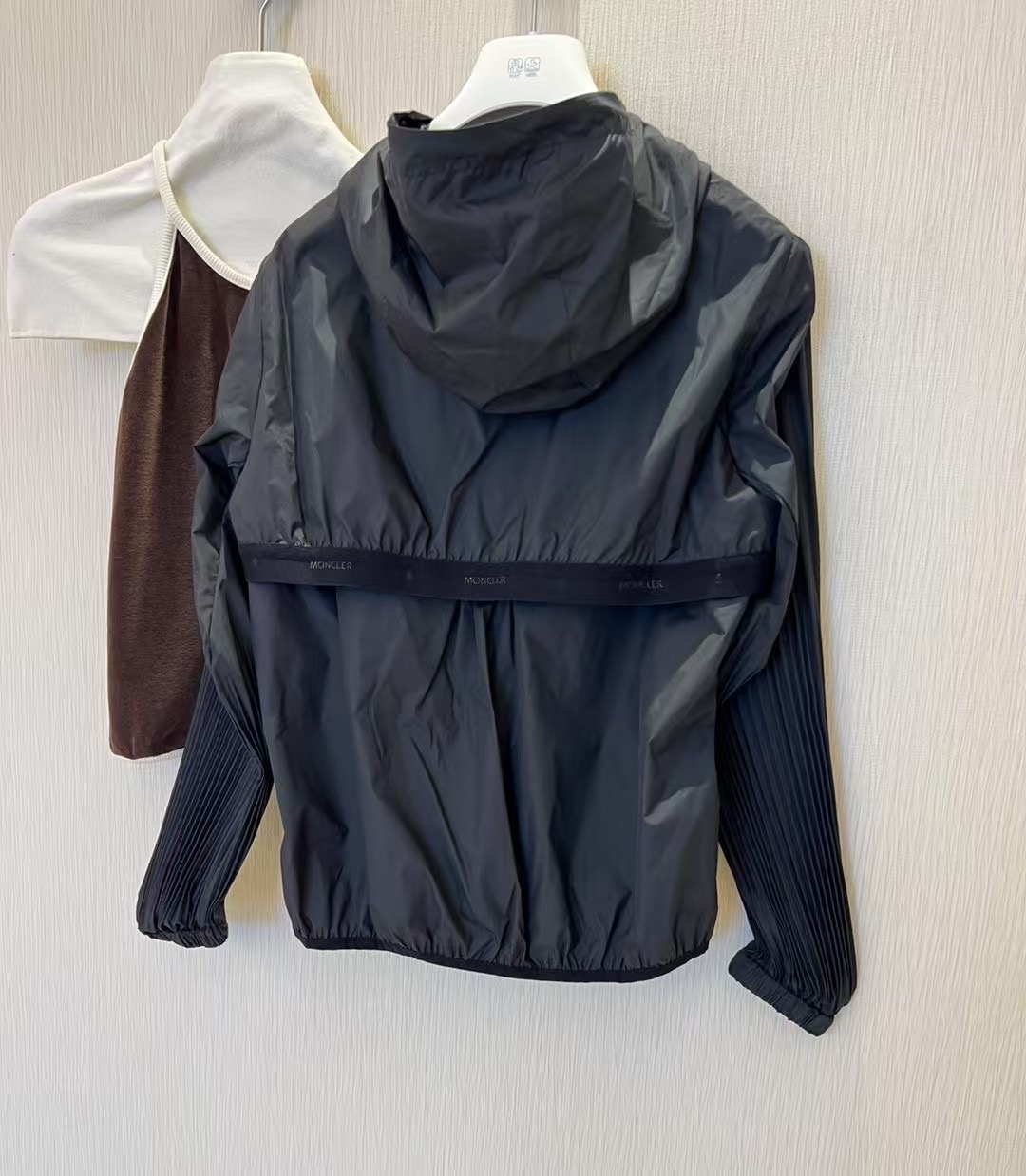 Women's Hooded Windproof Jacket - Lightweight, Quick-Dry, Breathable 8 i1749884470263 8262 0 6