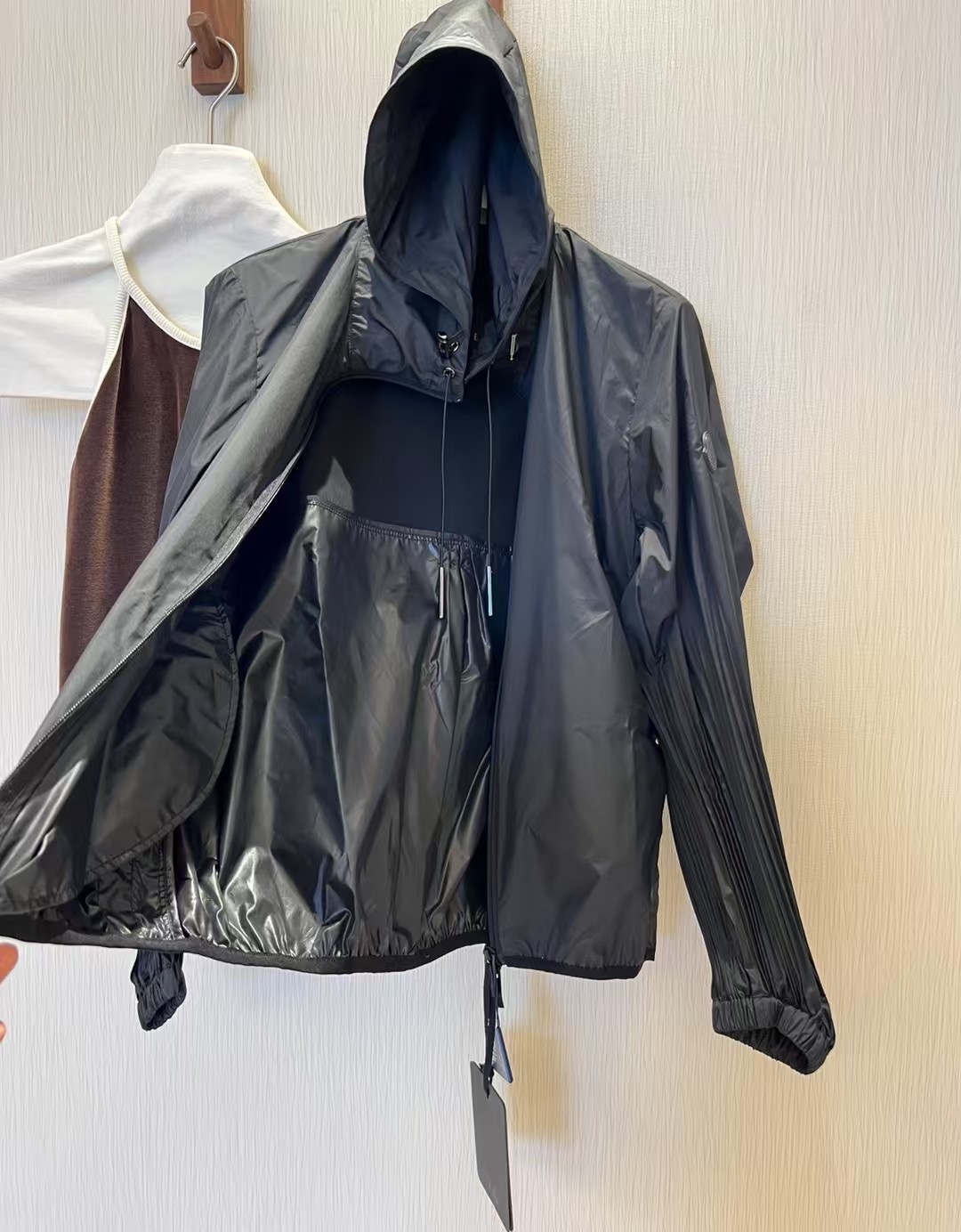 Women's Hooded Windproof Jacket - Lightweight, Quick-Dry, Breathable 7 i1749884471246 3751 0 5