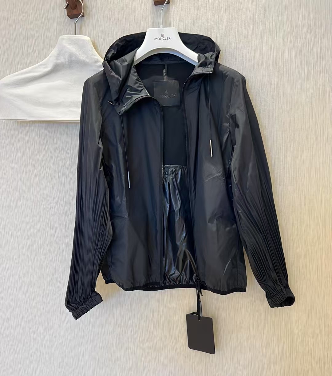 Women's Hooded Windproof Jacket - Lightweight, Quick-Dry, Breathable 3 i1749884471246 6166 0 1