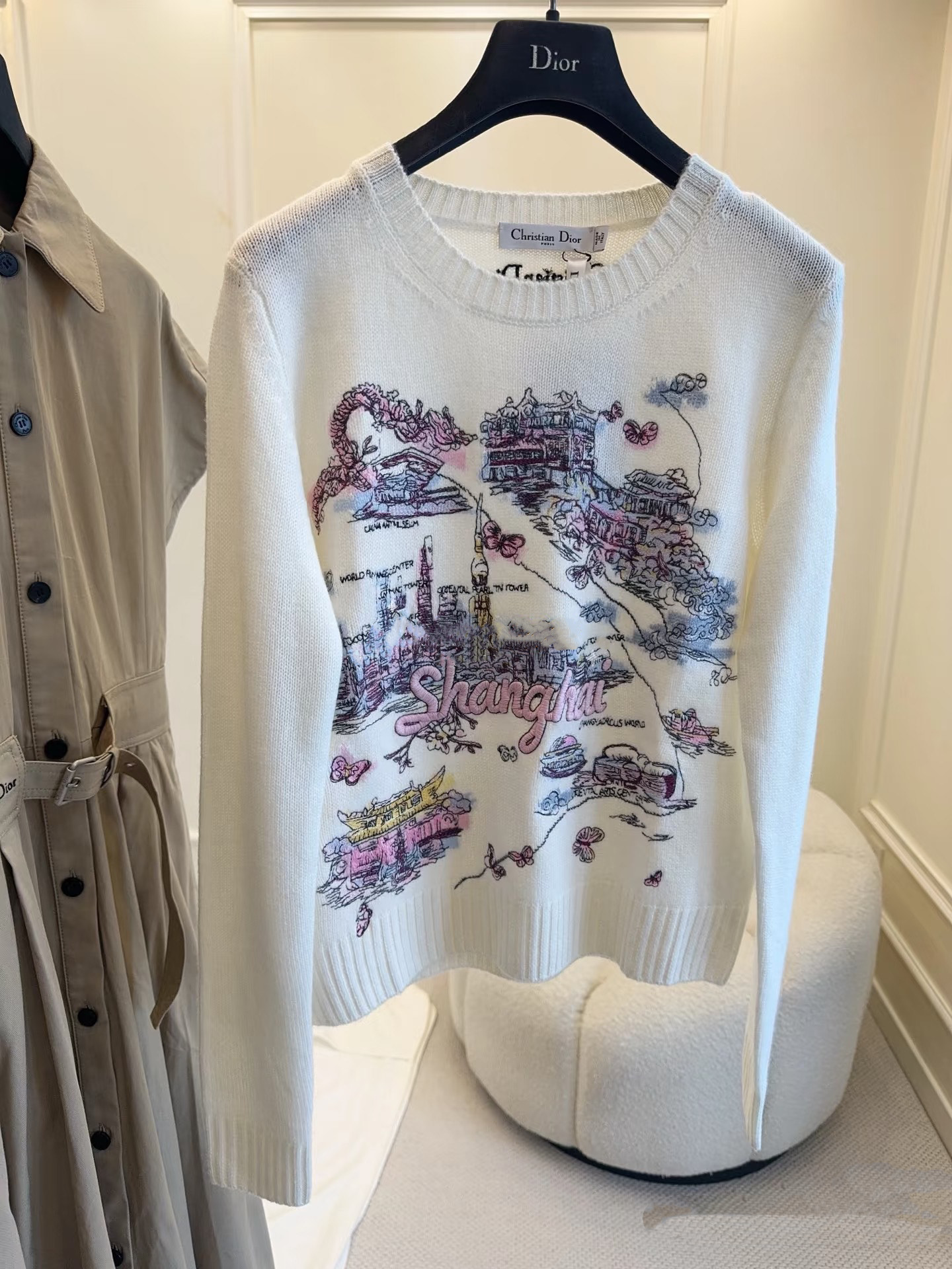 Embroidered Cashmere Knit Top, Limited Edition, Versatile & Stylish - Sizes 36-40 2 i1754018013131 8397 0 0