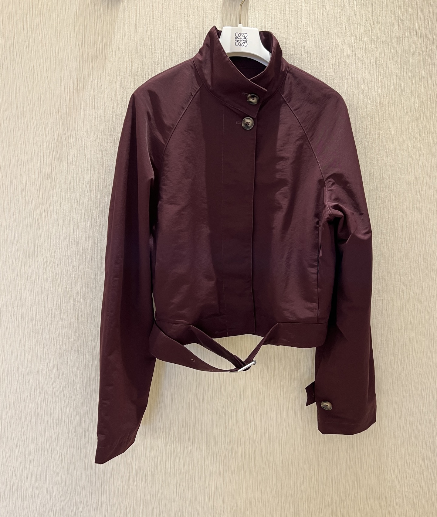 Burgundy Stand Collar Jacket: Chic Workwear Style with Logo Detail 6 i1754476787049 8555 0 4