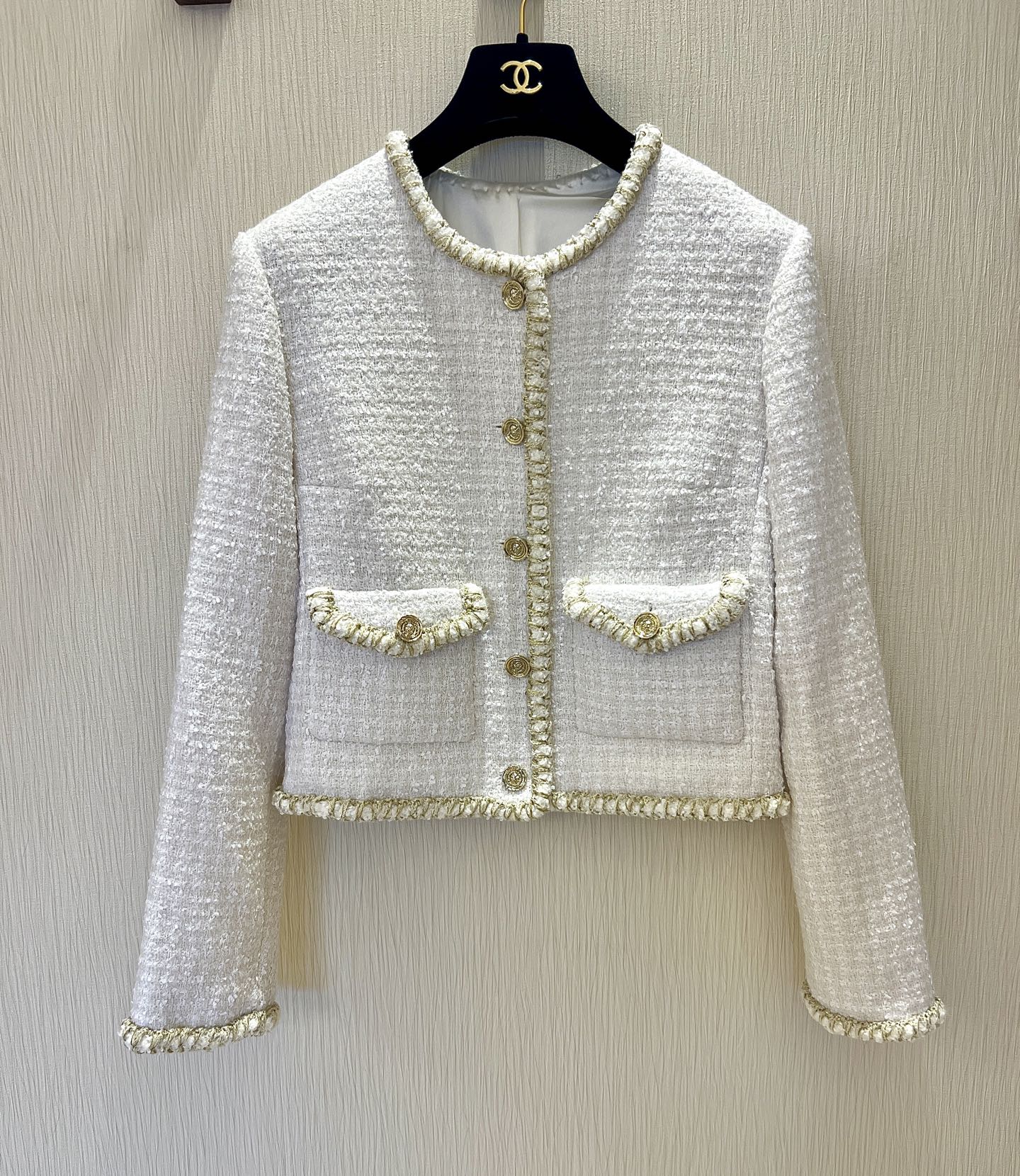 Chanel-Inspired Tweed Jacket: Luxurious Wool Blend, Gold Thread, Boxy Fit 3 i1754719926686 2586 0 1