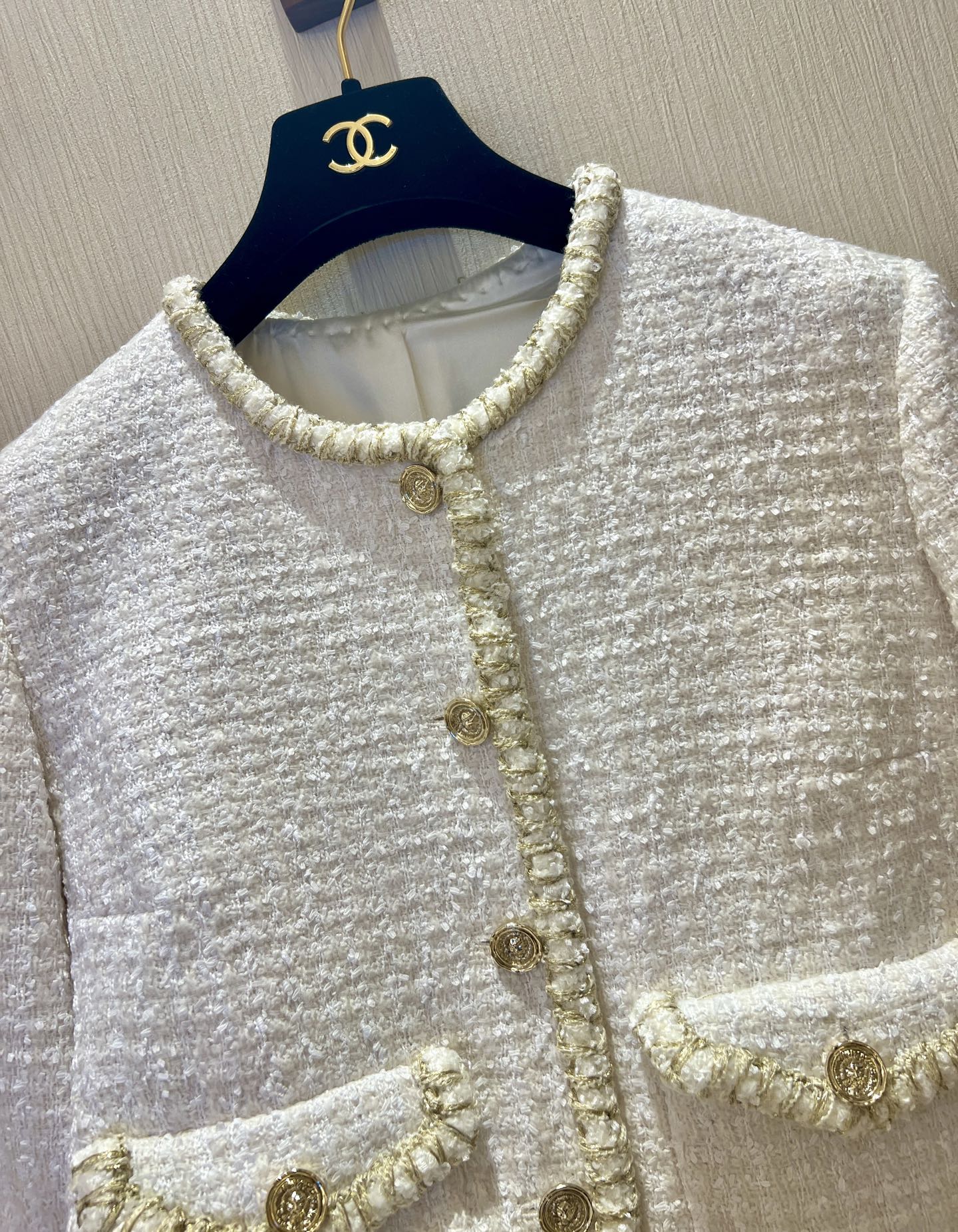 Chanel-Inspired Tweed Jacket: Luxurious Wool Blend, Gold Thread, Boxy Fit 4 i1754719926802 7756 0 2