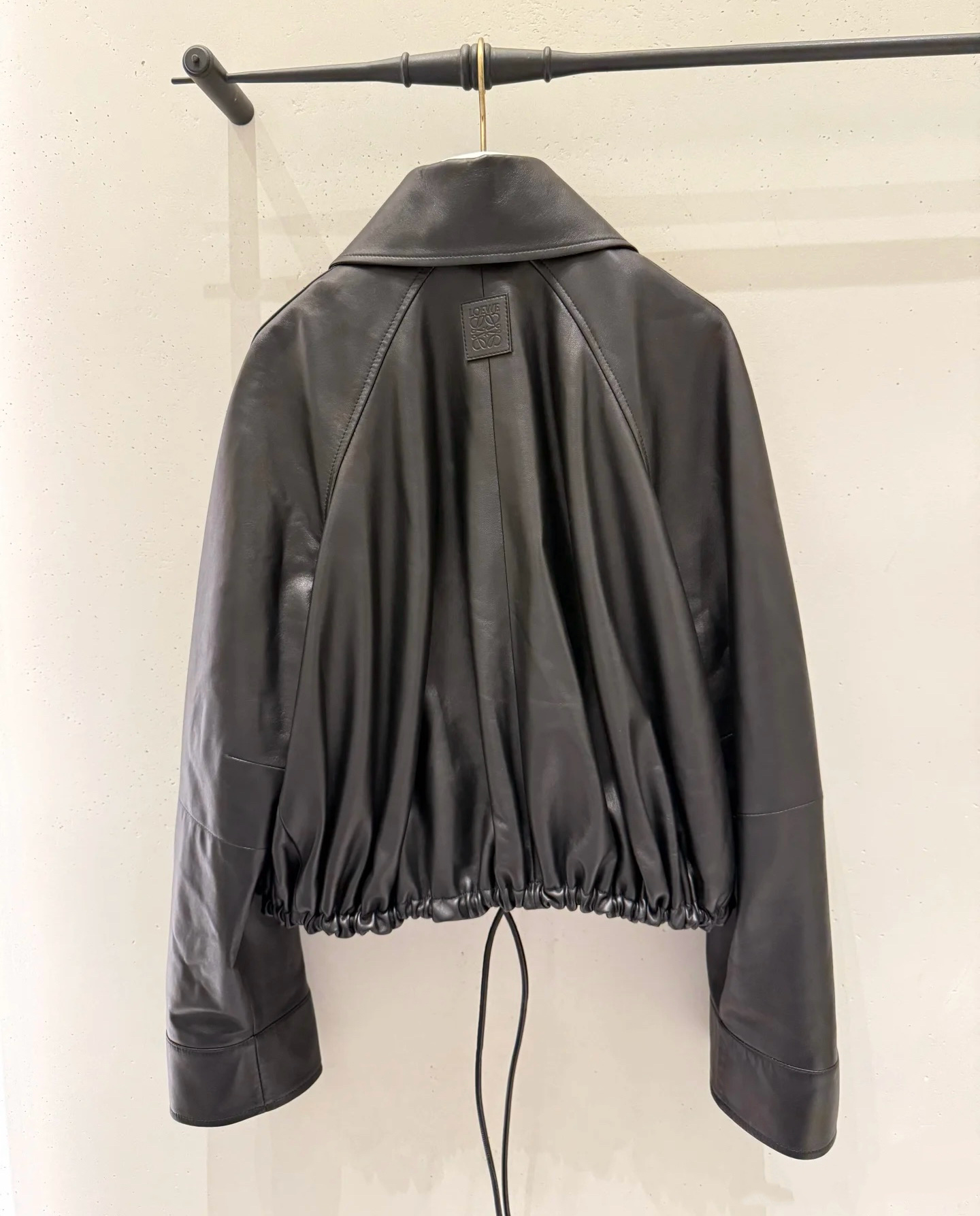 Nappa Lambskin Leather Jacket with Balloon Silhouette and Adjustable Drawstring 3 i1755236849641 226 0 3