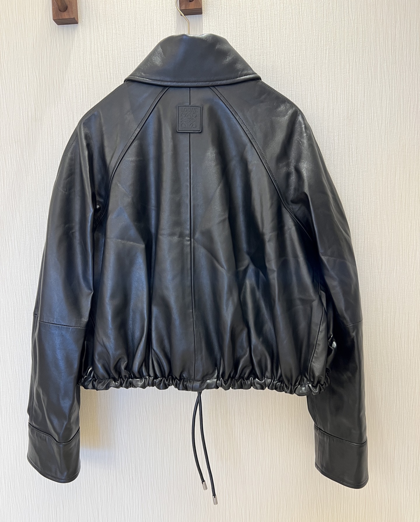 Nappa Lambskin Leather Jacket with Balloon Silhouette and Adjustable Drawstring 5 i1755236849821 3542 0 5