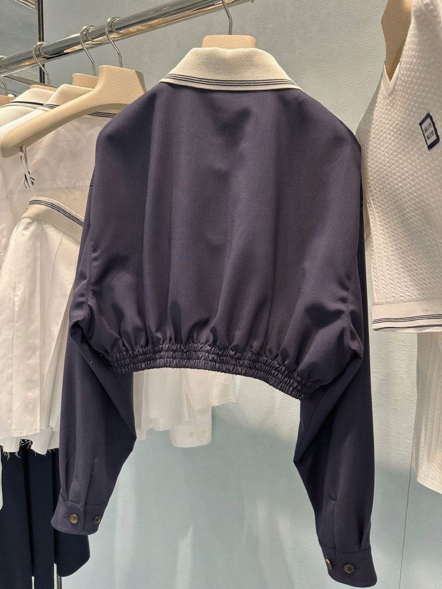 Two-Tone Wool Blend Cropped Zip Jacket with Embossed Applique Detail 5 i1755748518916 6868 0 2