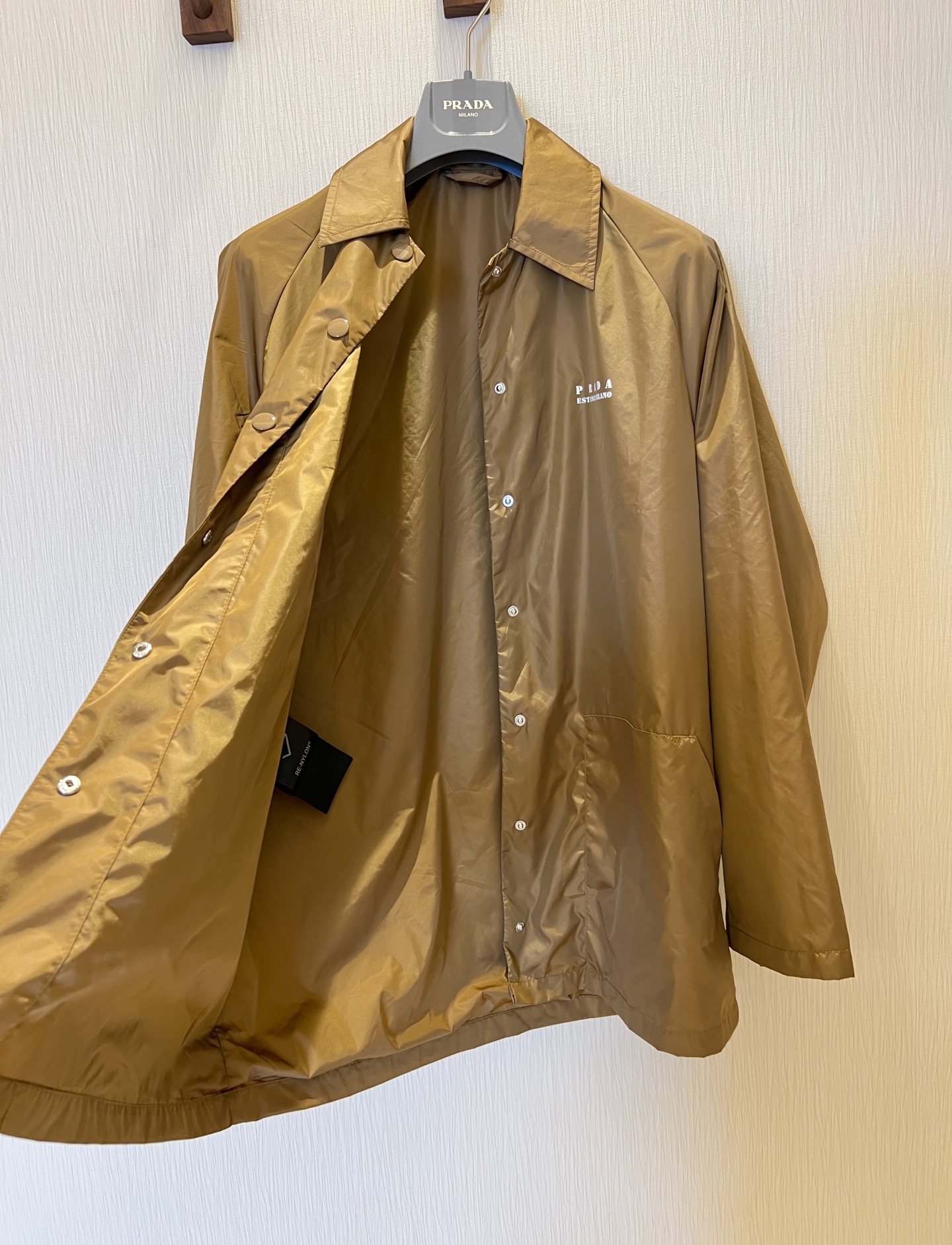 Stylish Nylon Work Jacket with Logo Emblem, Unisex Fit 4 i1756008673846 6907 0 2