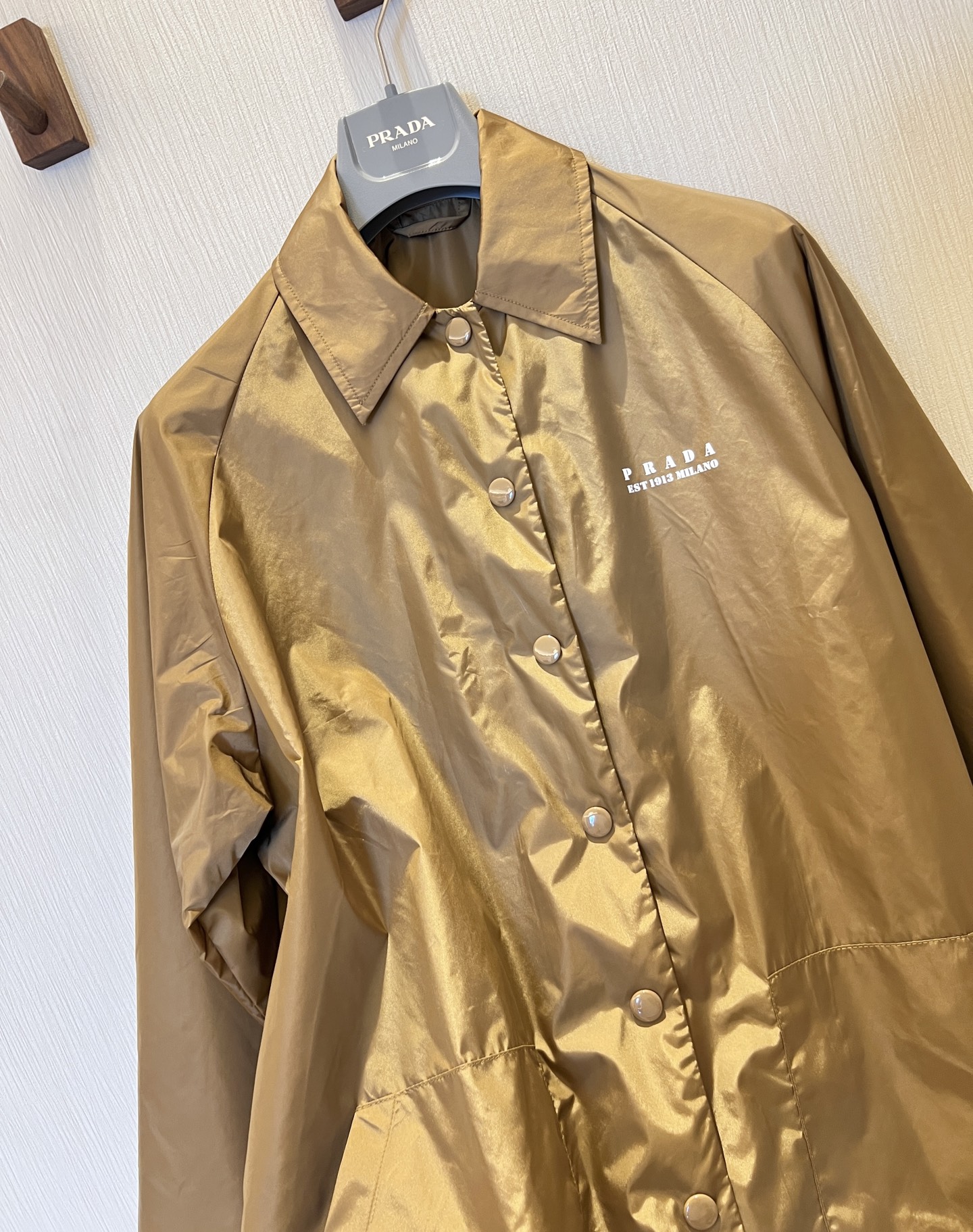 Stylish Nylon Work Jacket with Logo Emblem, Unisex Fit 3 i1756008673853 7673 0 1
