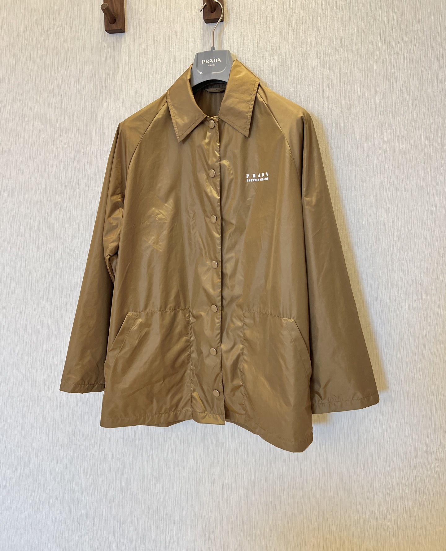 Stylish Nylon Work Jacket with Logo Emblem, Unisex Fit 2 i1756008673895 9306 0 0