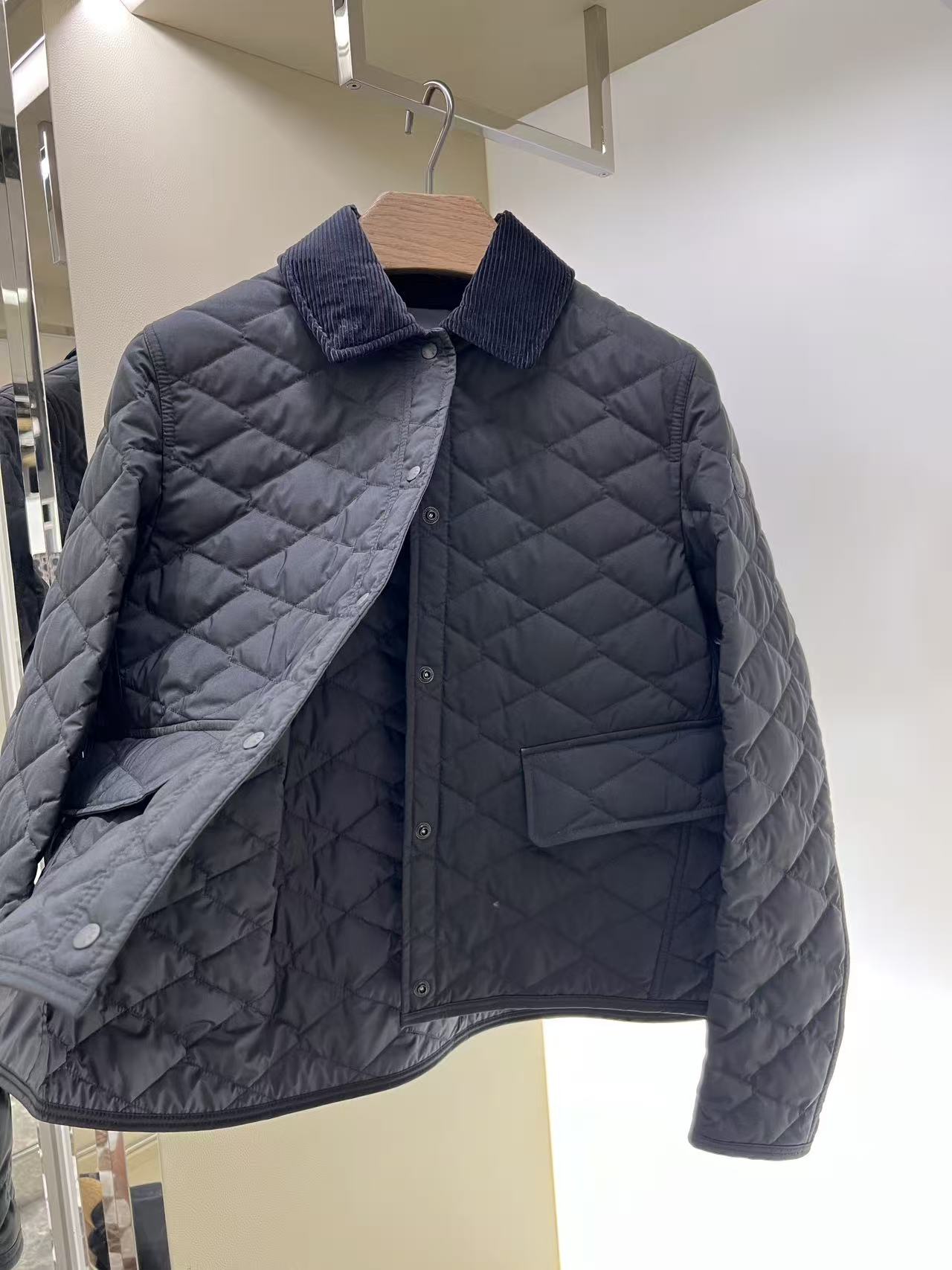 Classic Diamond Quilted Cotton Jacket with Corduroy Collar and Embroidered Logo 3 i1756360641305 7419 0 2