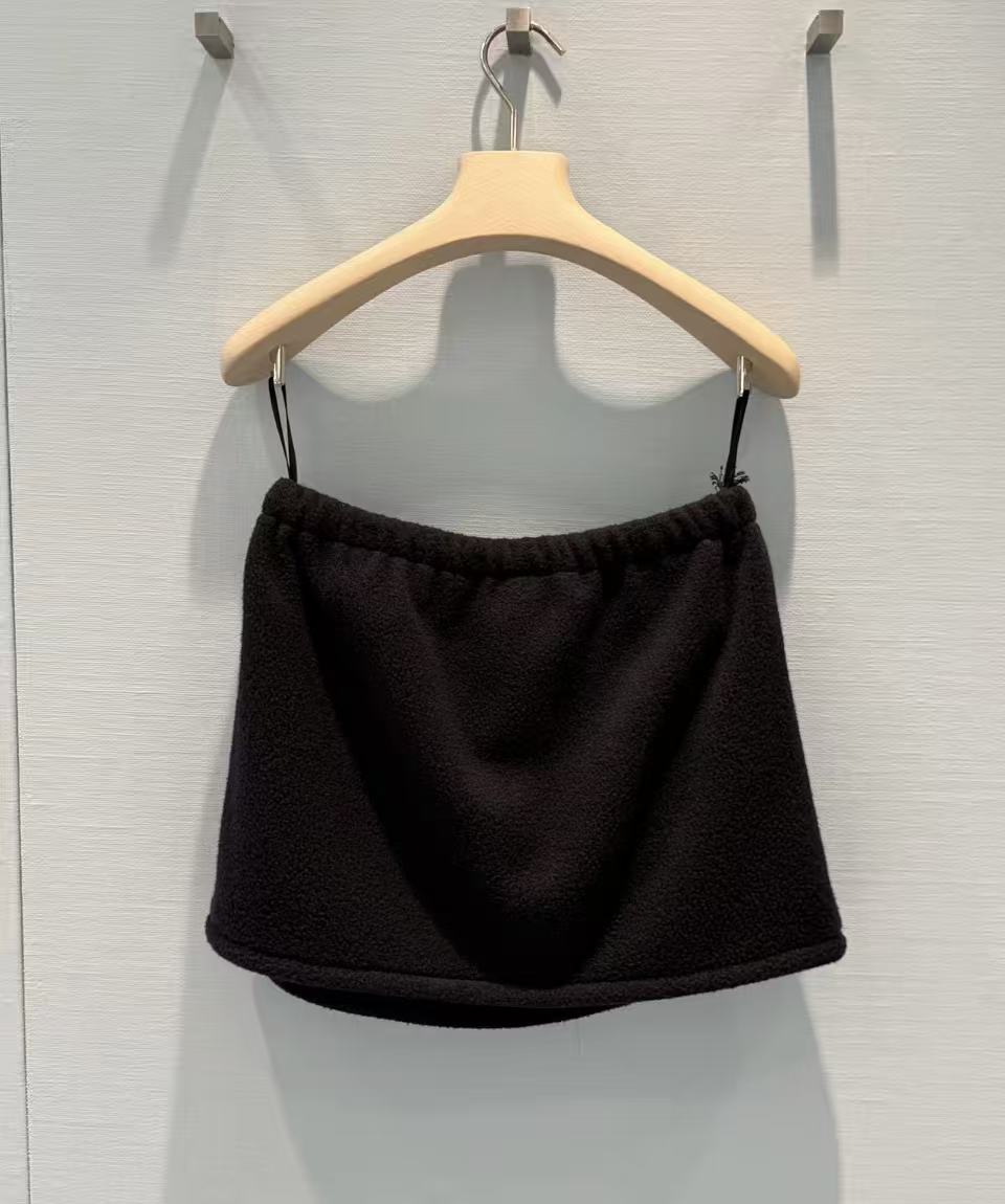 Black Fleece A-Line Mini Skirt with Subtle Logo Detail 4 i1756798788987 7046 0 2