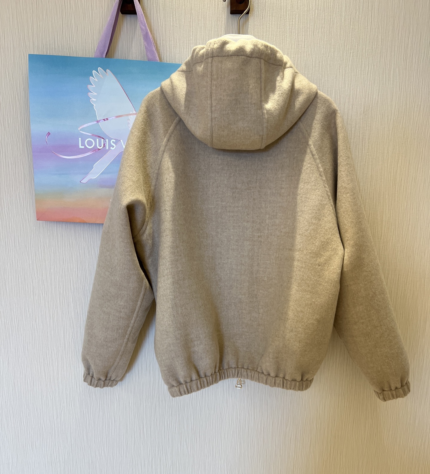 Elegant Silk-Wool Blend Hoodie Jacket with Leather Logo Detail 5 i1757131849858 423 0 3