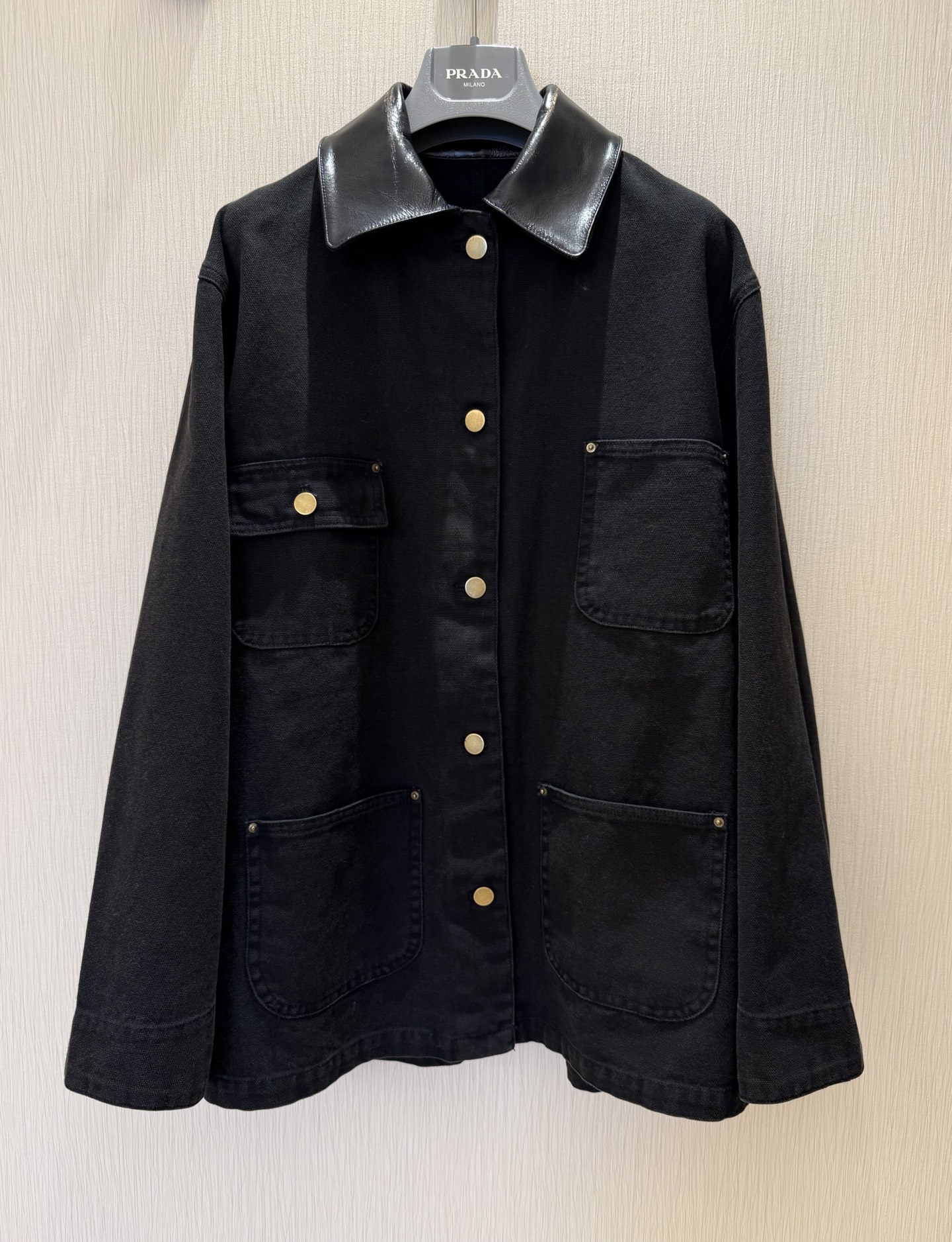 Vintage-Style Denim Jacket with Leather Collar & Four Pockets 2 i1758341307736 5436 0 0