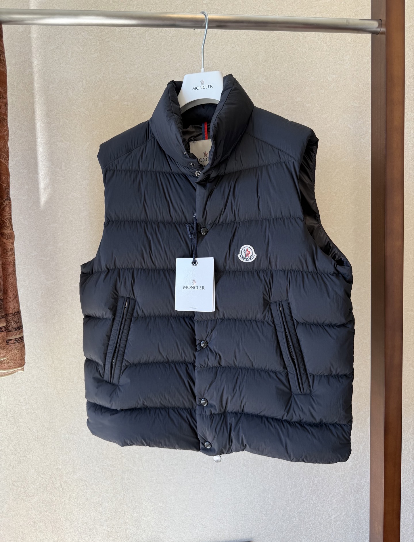 Moncler Tibb Down Vest: Lightweight, Warm, and Versatile Unisex Gilet 3 i1759388887783 1842 0 1