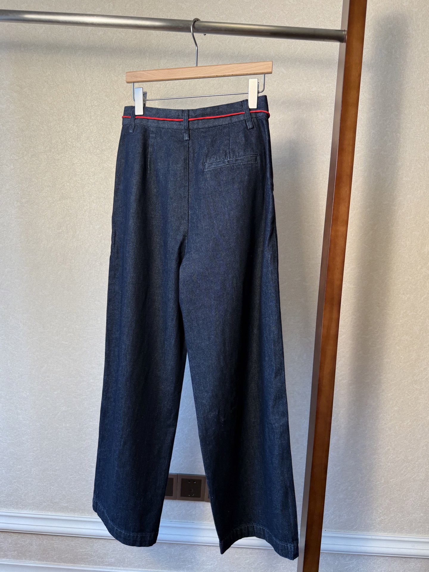 Elegant Wide-Leg Silk Blend Pants for Women | Comfortable & Versatile 5 i1759391719860 1516 0 3