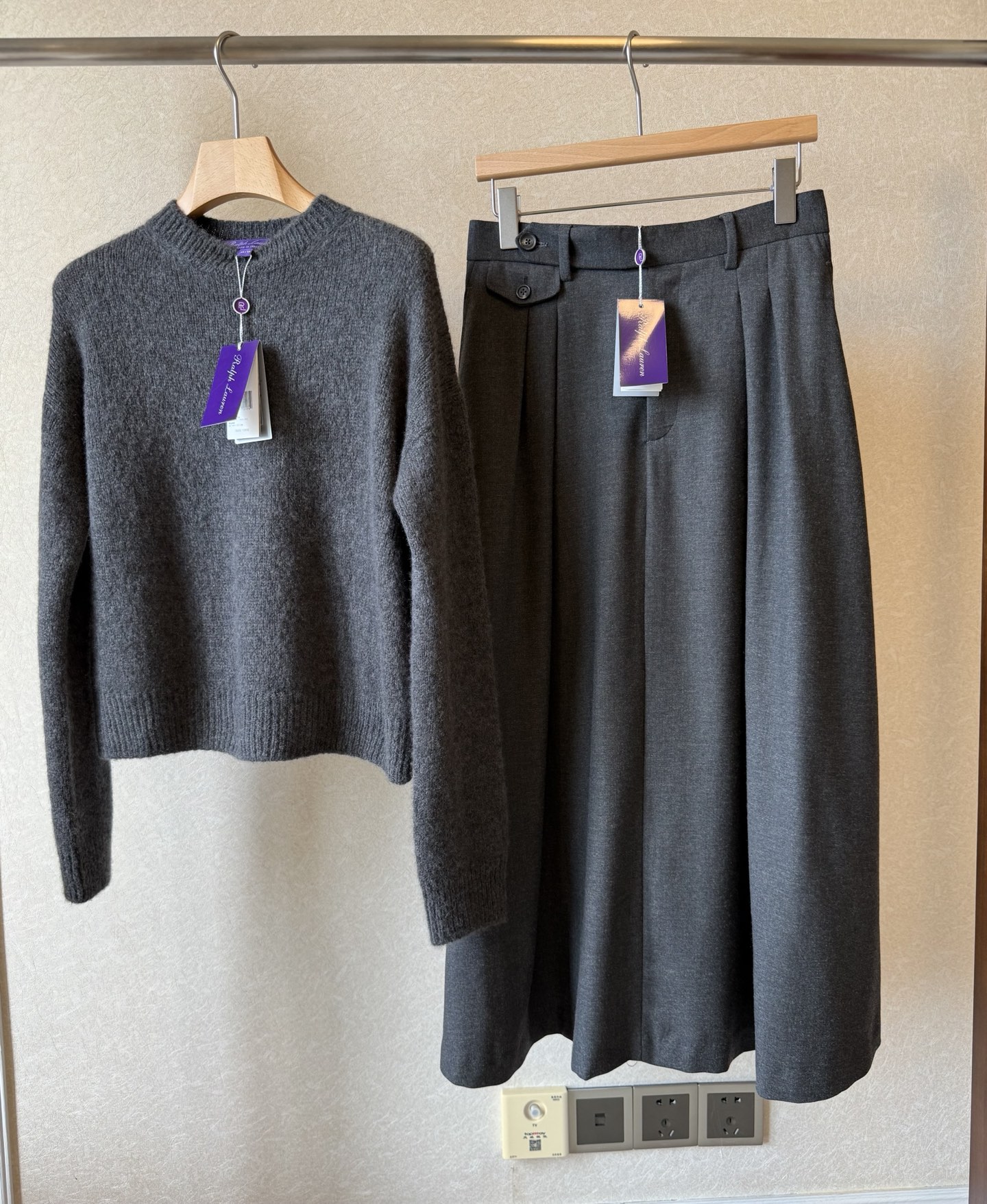 Ralph Lauren Relaxed Fit Cashmere Sweater - Carbon Grey, Soft Knit Jumper 6 i1759896385552 6941 0 4