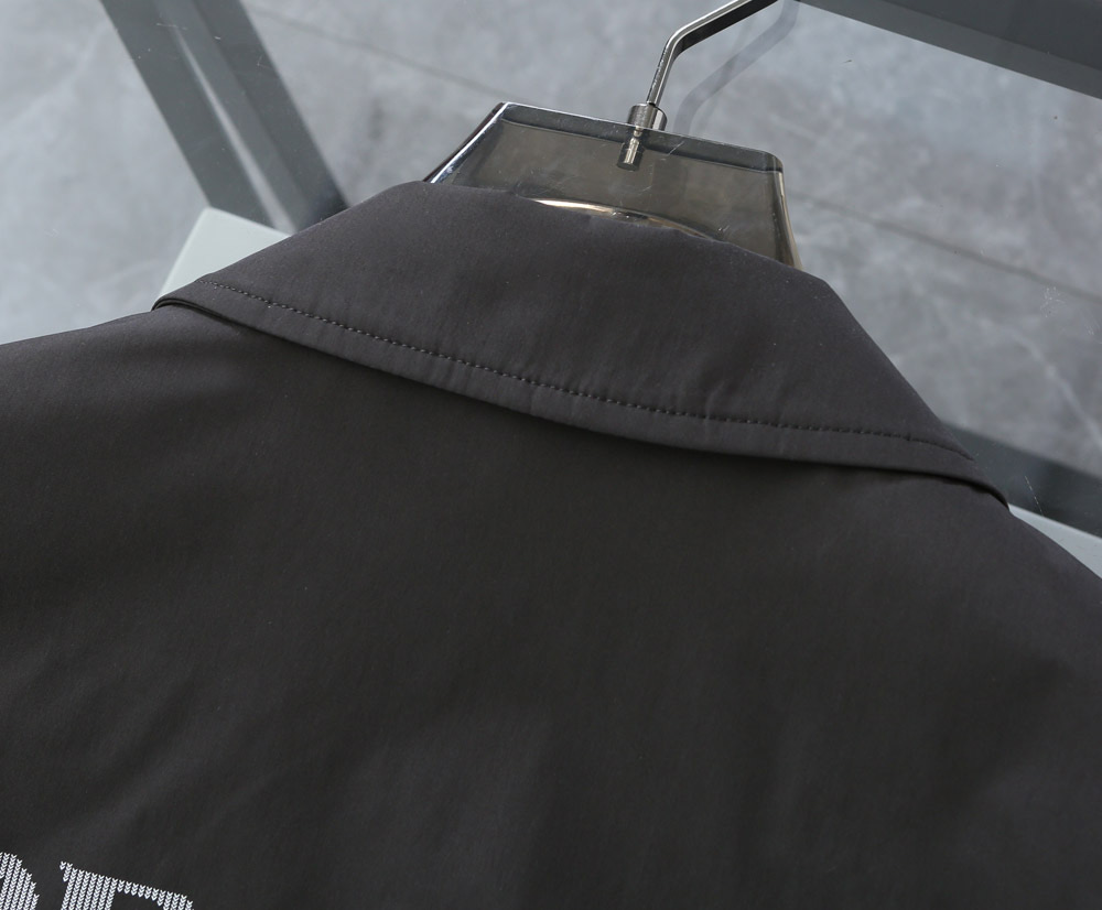   H8831🆕Prada·普拉达 2025开春新款男士翻领夹克外套，原单三标齐全高端版本！高定专柜面料