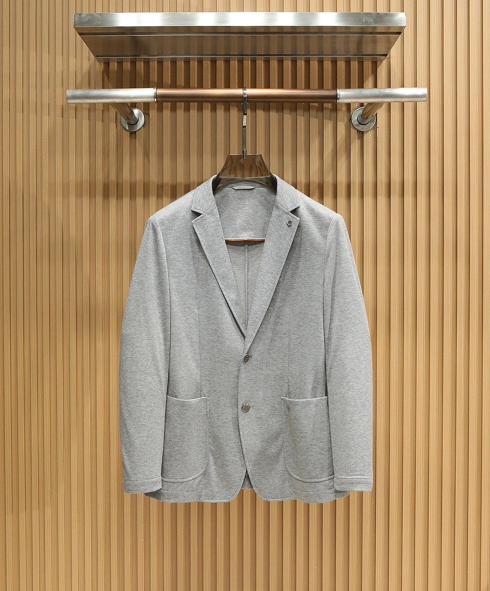 565Loro piana新款系列男士轻奢时尚绅士西服！都市时尚休闲修身合体的版型两粒扣西服！整件西服清