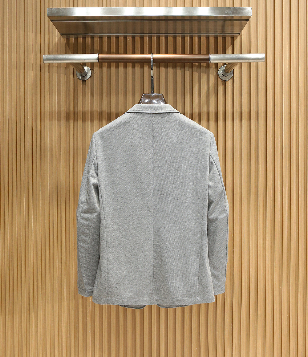 565Loro piana新款系列男士轻奢时尚绅士西服！都市时尚休闲修身合体的版型两粒扣西服！整件西服清