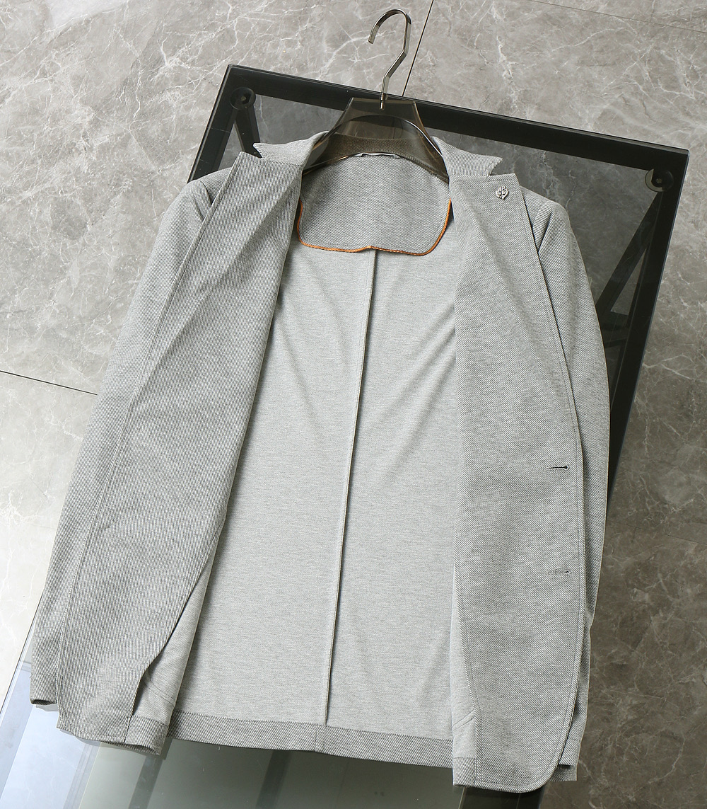 565Loro piana新款系列男士轻奢时尚绅士西服！都市时尚休闲修身合体的版型两粒扣西服！整件西服清