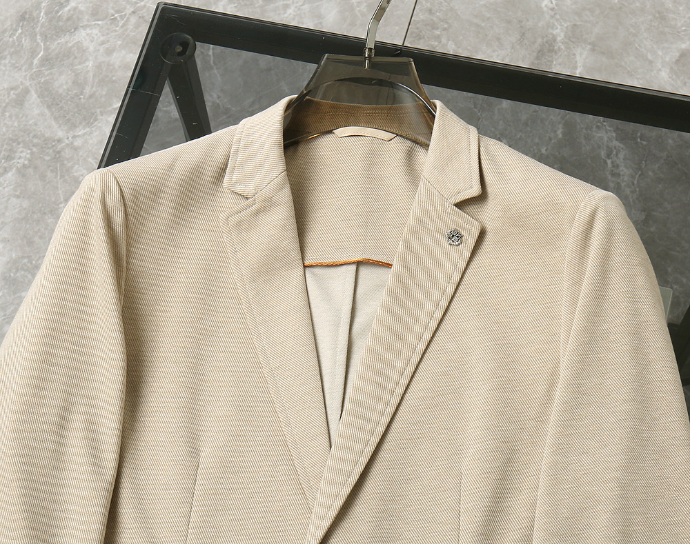 565卡其………………