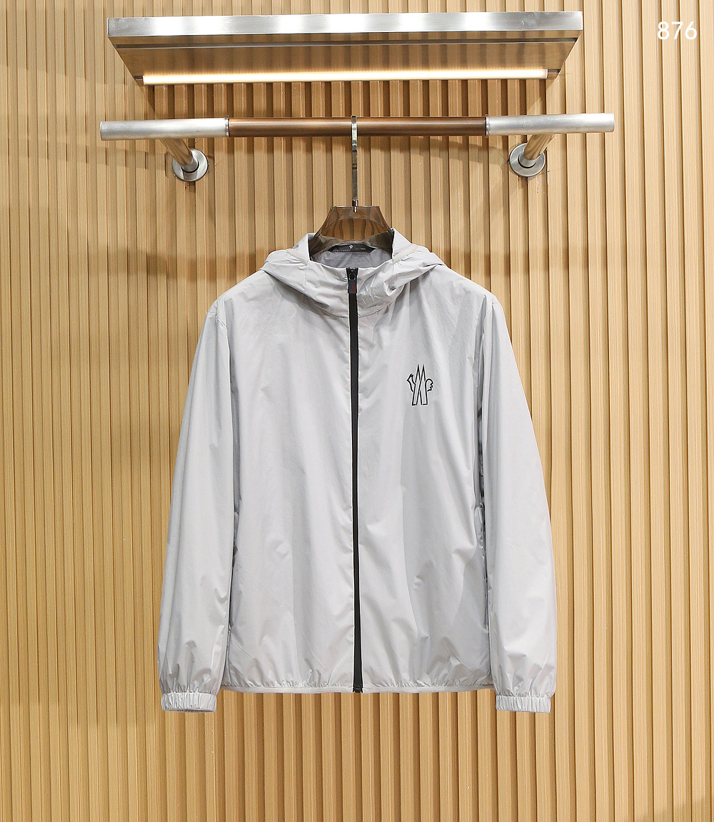 876 MONCLER蒙口2026新春最新出品，连帽防水夹克外套#同步官网发售！该款夹克外层超柔聚酯纤维