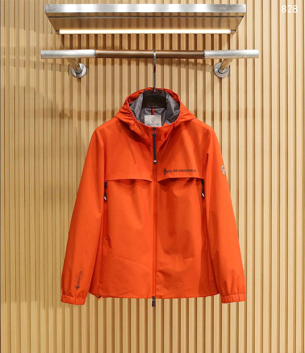 828 MONCLER蒙口2026新春最新出品，连帽防水夹克外套#同步官网发售！该款夹克外层超柔聚酯纤维