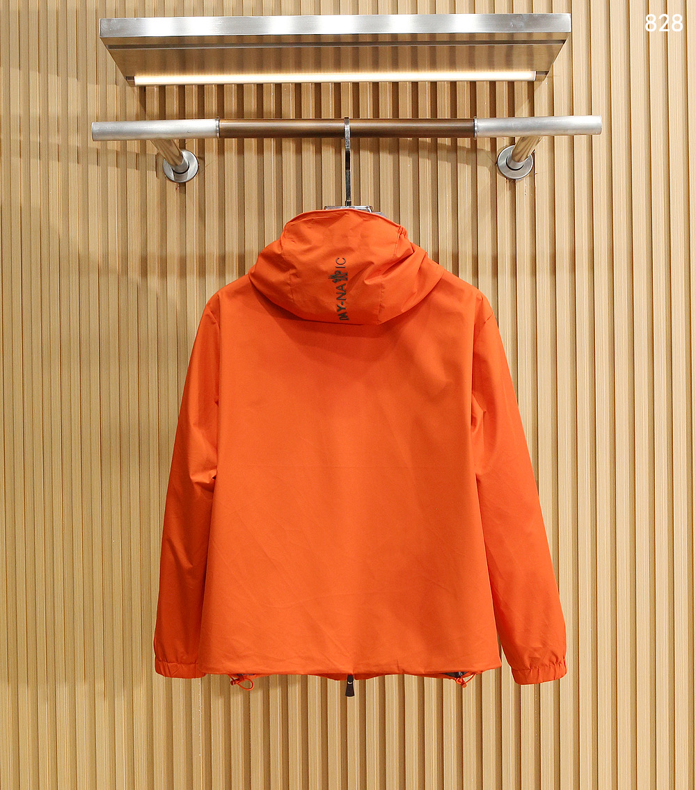 828 MONCLER蒙口2026新春最新出品，连帽防水夹克外套#同步官网发售！该款夹克外层超柔聚酯纤维