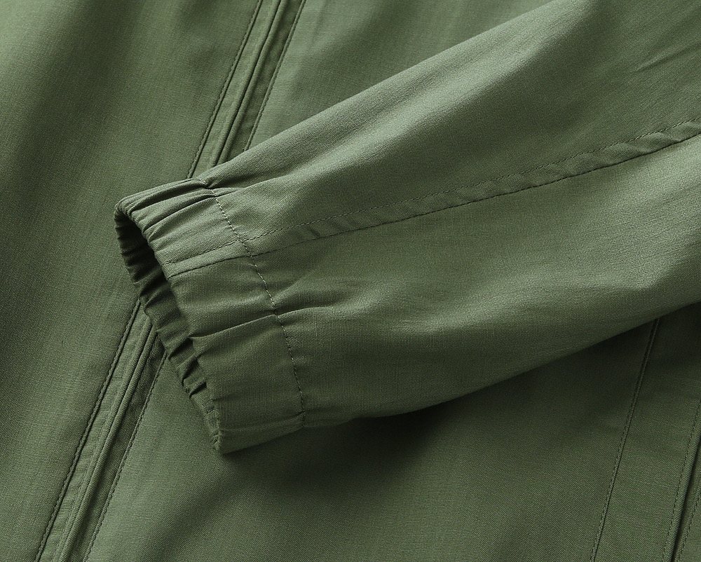 9612Loro piana官网同步发售春夏男士夹克甄选优质面料，质感高级又舒适。简约立领设计，利落有型