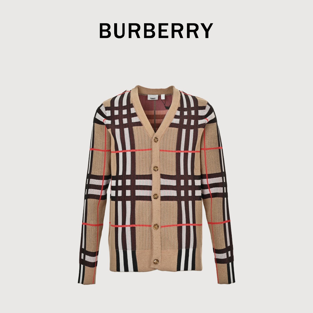 本地自取💰260 Burberry巴宝莉24ss格纹学院风格纹开衫毛衣 品牌格经典纹提花精纺图案，搭配镶边罗纹针织边饰。宽松版型不挑人，时髦又帅气的经典单品!进口混纺纱线质感超赞!完美做工品质看细节! 货号1208230003 颜色:卡其 尺码:SML