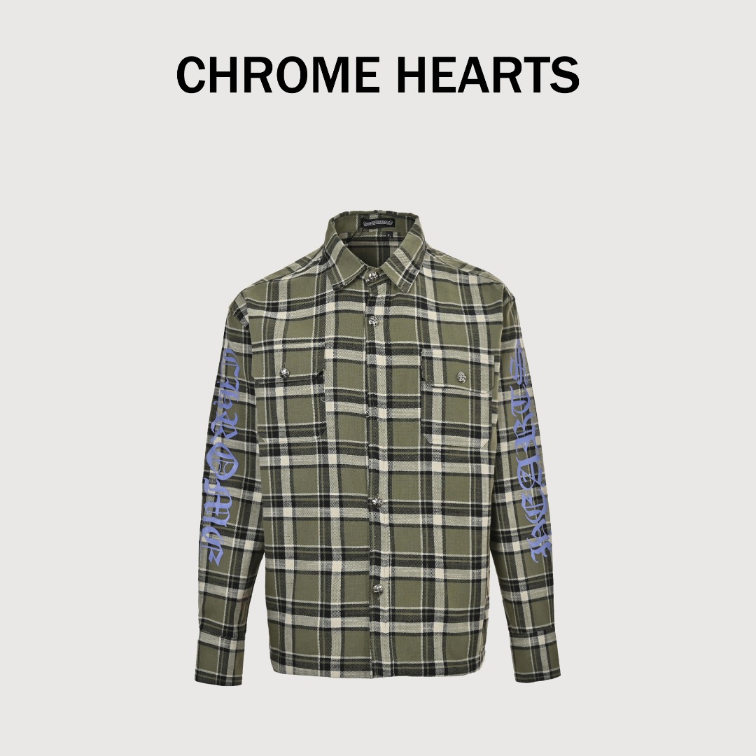 Come hearts/克罗心新款条纹格子拼接银扣开衫衬衫 工艺说明:采用定织定染羊毛混纺面料面料是含有羊毛成分,质感非常好格子全部都是对位车线每个尺码每一处格子拼接处都是对位的不仅费布料还费工时细节非常精致袖子logo印花运用特种拉浆印花工艺其特点是使用具有叠高性能的胶浆来印花使印花图案上创造出一种层次感配套全新yb开模的辅料纽扣和口袋银饰是采用镀银foti材质定制开发与yb一致的袖口做纽扣按扣设计搭配宽松的 oversized版型做到真正意义上还原zg 颜色:蓝色/绿色/红色