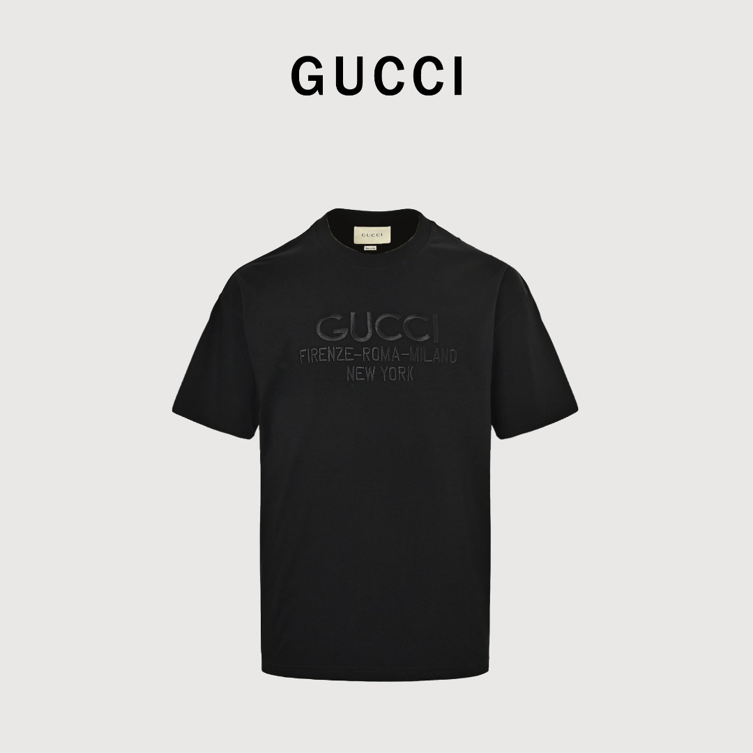 本地自取💰140
Gucci/古驰 25ss 暗纹gucci城市刺绣短袖T恤
休闲装与T恤巧妙融入简约廓形,搭配时尚靴子与大号肩背包,
率性驾驭多种时尚型格。这款以米白色重磅针织棉匠心打造,
正面缀饰Gucci城市刺绣。
米白色黑色重磅洗水毛圈棉面料
Gucci城市刺绣
圆领,超大版型设计
颜色:杏色,黑色
Size:XS-L