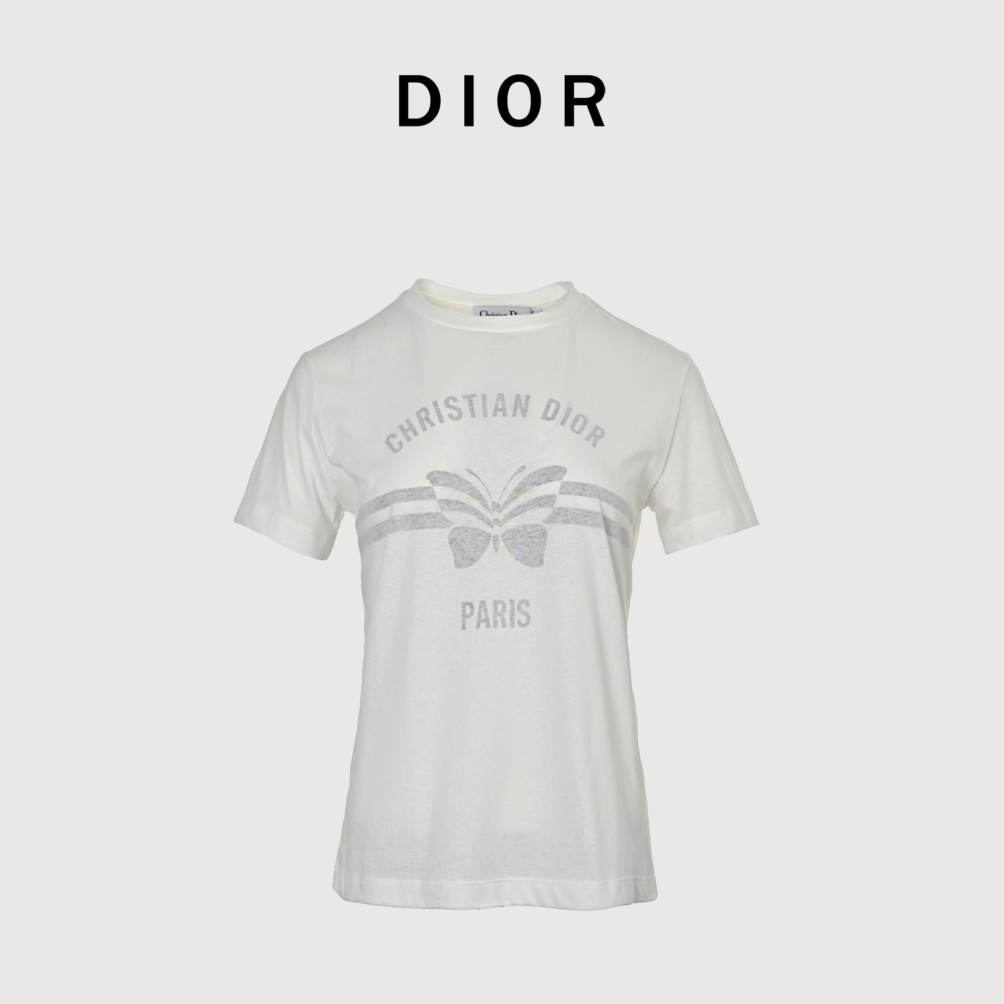 本地自取 💰150 Dior/迪奥 25ss 蝴蝶印花反穿短袖 定制定染双纱紧密度面料 ,螺纹同缸定染零色差精选棉质面料,上身舒适透气,面料松软,包边修身气质休闲,透气和亲肤舒适性都极佳,时髦必备单品。 Size:S-L