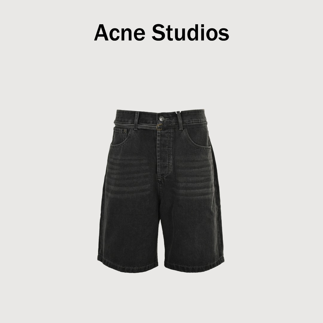 本地自取💰250 Acne Studios 25ss 腰带牛仔短裤 官网3600,溢价款!某书热卖爆款.此款短裤,中性风格,中低腰,随附窄腰带,直筒裤腿,及膝裤长!选用黑色水洗工艺原粗胚丹宁面料制作,五口袋结构,纽扣门襟, 男女同款 码数:xs.s.m.L