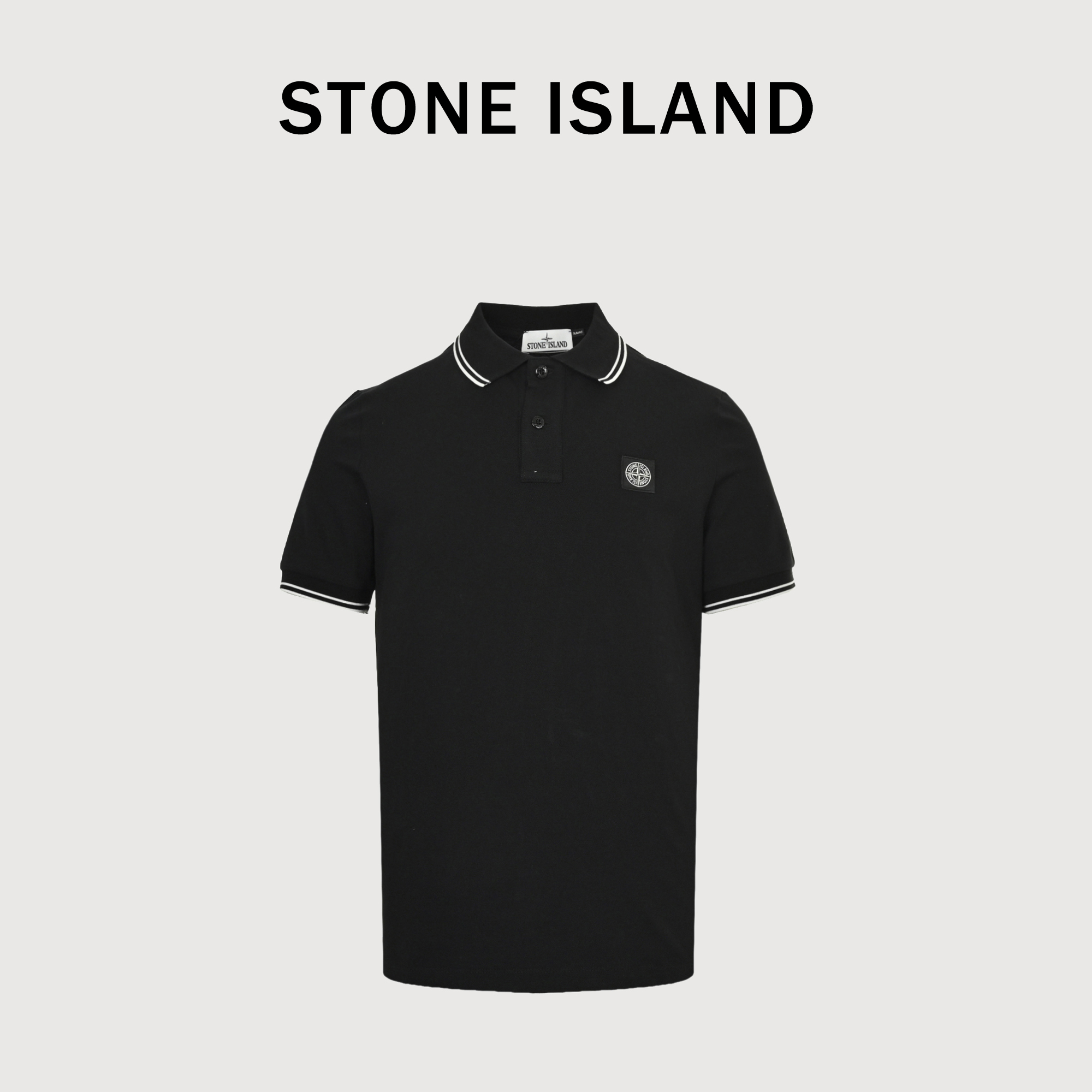 stone island 石头岛 胸前小标polo衫短袖T恤 品牌的标志是罗盘图案灵感来源于军服上的勋章,图案通常被印在服装的袖口领标或胸口等位置,Stone lsland,的名字象征着对海洋的热爱和用于服装制造的处理工艺. Stone lsland以对纤维和植物的独特研究为特征,其强大的功能性,讲究的用料以及独一无二的复杂染色工艺,也让无数岛民为之心动. 石头岛的袖标除了最经典的羊毛黄绿标,在品牌推出革新技术纪念周年时,也出现了反光银标. ghostY 灵系列.Shadow影子系列.尼龙网标.周年标等,展示了石头倒袖标的多样性和特色. 003