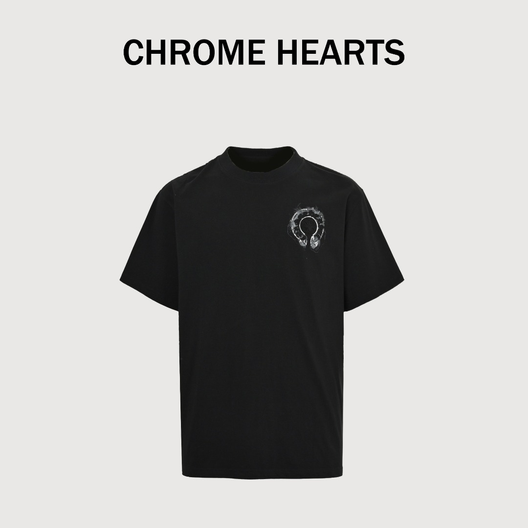 本地自取💰160 Chrome Hearts 克罗心 中空浮雕马蹄短袖T恤 采用直喷进口机器印花 五金辅料均开磨定制 正确配置 黑色2025克罗心正品包装 280克定制定染双纱棉 版型大 宽松有型 区别低版本瘦长版型上身拉胯 正确高密主唛水洗吊牌 手工缝制 尺码：S-XL
