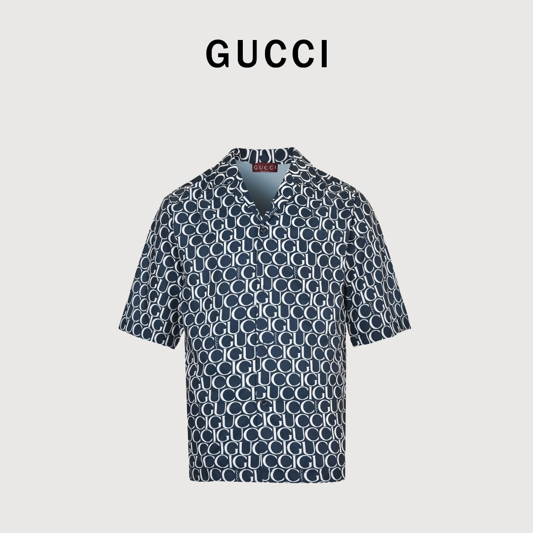 本地自取 💰220 Gucci/古驰 24ss 满印弹幕印花短袖衬衫 采用100%聚酯纤维面料制作，👕夏日必备一件！无惧年龄限制！穿上秒变高富帅的神衣！夏天！荷尔蒙四溢的时节！这个季节几乎成了人手一件的必备款!若是穿对了!凸显身材!性感帅气!举手投足都魅力十足！ 夏日沙滩必备。 Size:S-XL