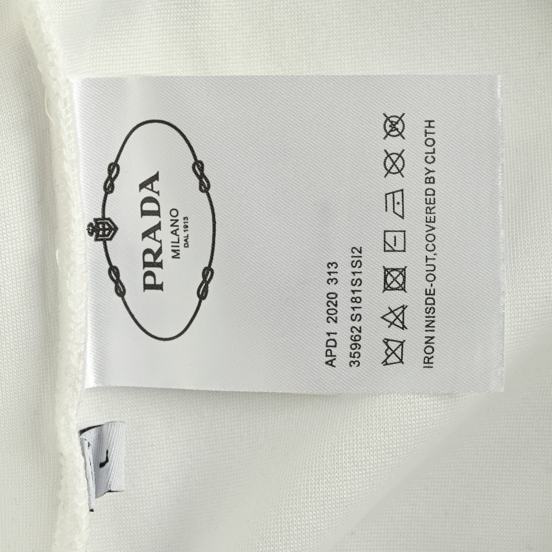 Prada普拉达PRD 字母印花短裤