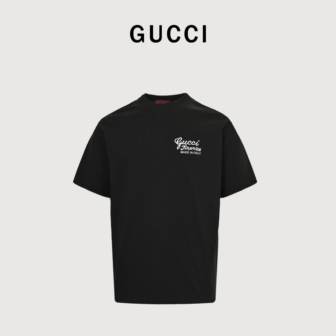 Gucci 古驰 25SS 签名字母短袖T恤 面料经过2次高温缩水固色 不变形不缩水不起球 26支280g紧密双纱面料 配320g双纱拉架十字紧密高克重螺纹 螺纹有宽度