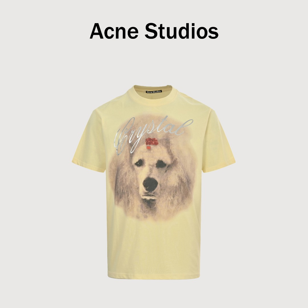 本地自取 💰150
Acne Studios 狗狗印花短袖
今年夏天的大爆款修勾短袖 真的是谁穿谁好看系列
面料采用尼泊尔进口32支260G双纱精梳全棉
定织定染面料 达成原版一致 进行制作裁布前已经过环烘洗水缩水工艺处理 机洗不缩水不变形 前幅印花由进口康丽机器进行作业 搭配进口染料 数码印花定位扫码 精度高 套位精准度可达±0.02mm 今年带来的这款ACNE的小狗短袖 真的是男女都可以上身的款 也是一概念新鲜的表达 全新概念。
落肩版型,中性风格,男女都可以上身。轻松能够驾驭出oversize的效果
颜色:浅黑,米黄
Size:S-XL
