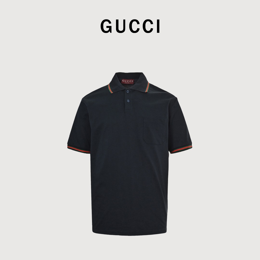 本地自取💰160 GUCCI古驰GUC 口袋织带标识短袖POLO衫 定制三角珠层雅致珠地棉，口袋压花形成具有立体感的凹凸花纹，面料都经过浇洗 手感质感更佳，不易变形，不易缩水，不易褪色，保持长久的美观，定制辅料，宽松版型 Size：S-XL