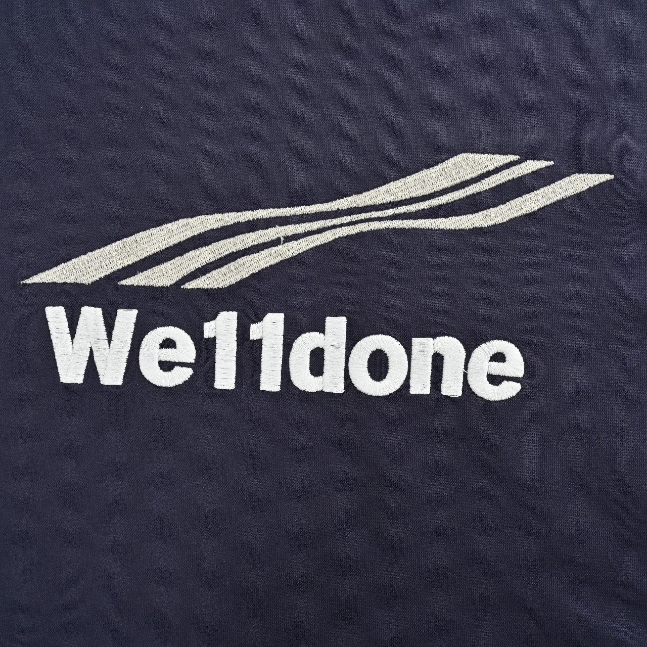 We11 done夏季新款三标LOGO字母刺绣 短袖T恤藏蓝 白色-Chinese UA Cheap High Quatity Brand Clothes Bags handbags Sneakers wholesale wholesaler seller from China Factory suppliers Fashion Clothing Shoes best Quality Beautiful Price We11 done夏季新款三标LOGO字母刺绣 短袖T恤藏蓝 白色