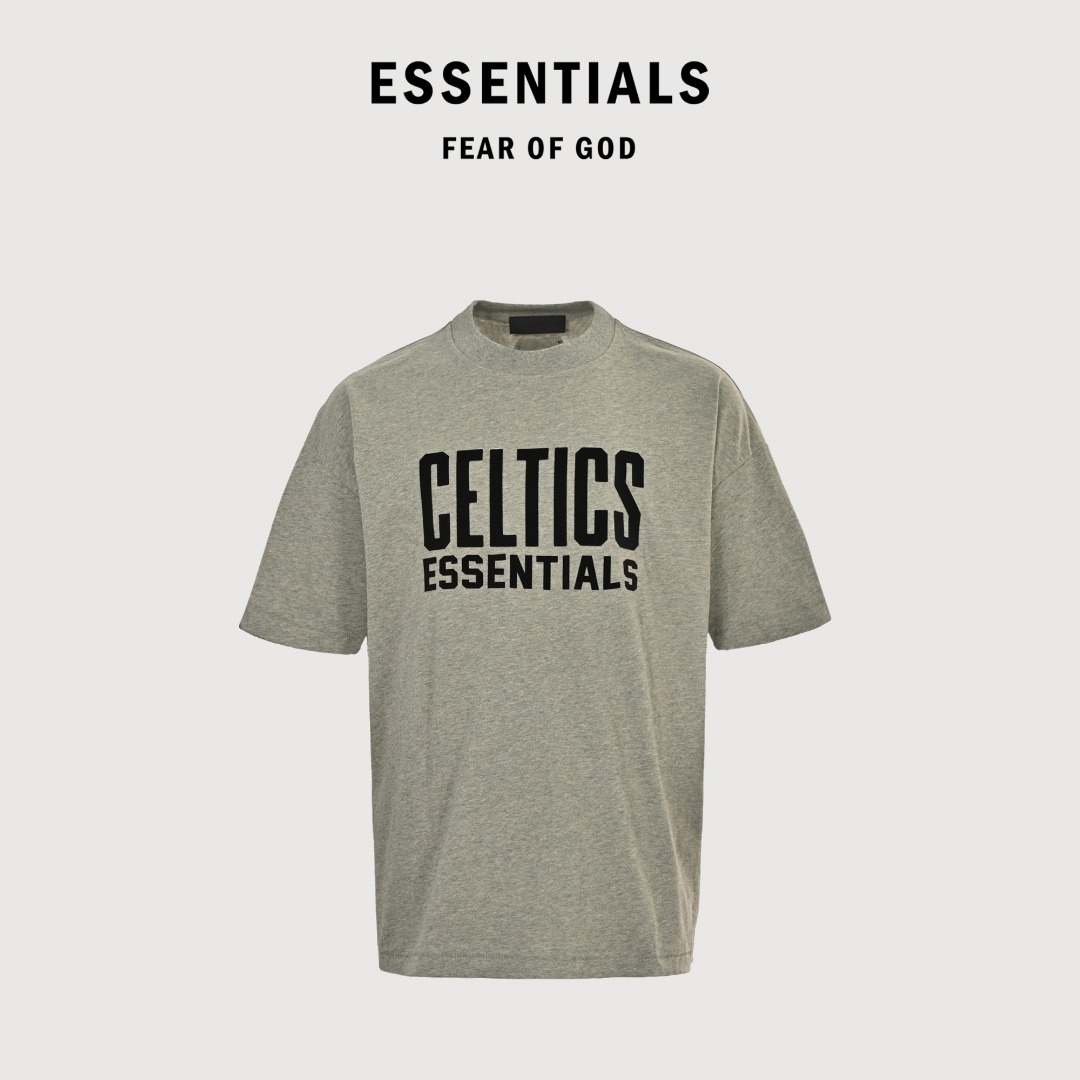 本地自取💰140 Fear of God x NBA fog联名字母短袖T恤 面料采用21s纯棉双纱环锭纺面料 水洗后克重240g 印花为植绒印花 区别市场看图做货的垃圾货 全部全新配套辅料 尺码：XS-XL