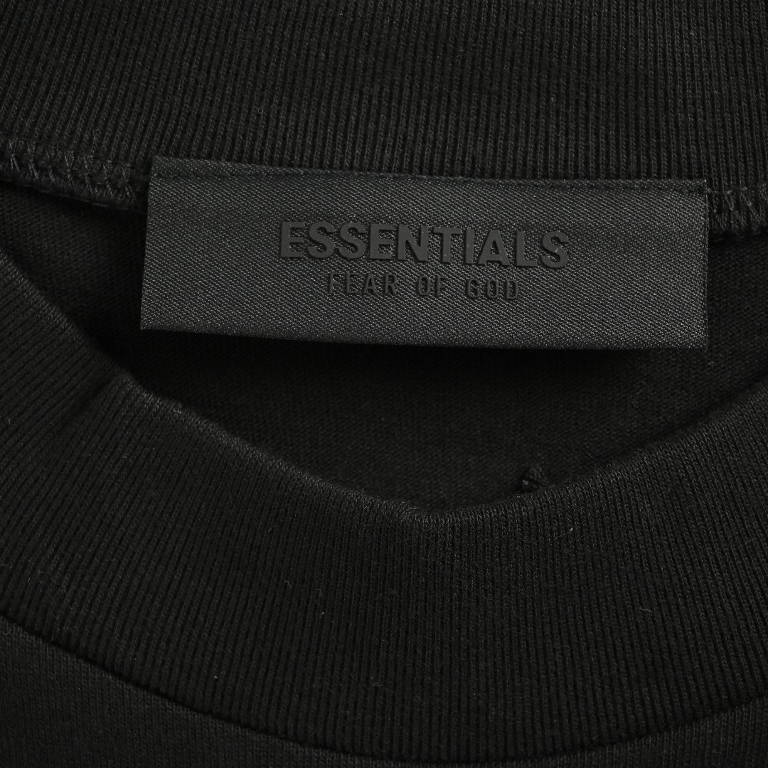 本地自取💰140 Fear of God x NBA fog联名字母短袖T恤 面料采用21s纯棉双纱环锭纺面料 水洗后克重240g 印花为植绒印花 区别市场看图做货的垃圾货 全部全新配套辅料 尺码:XS-XL