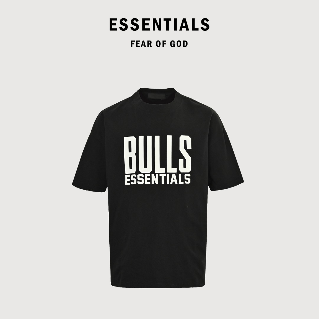 本地自取💰140 Fear of God x NBA fog联名字母短袖T恤 面料采用21s纯棉双纱环锭纺面料 水洗后克重240g 印花为植绒印花 区别市场看图做货的垃圾货 全部全新配套辅料 尺码：XS-XL