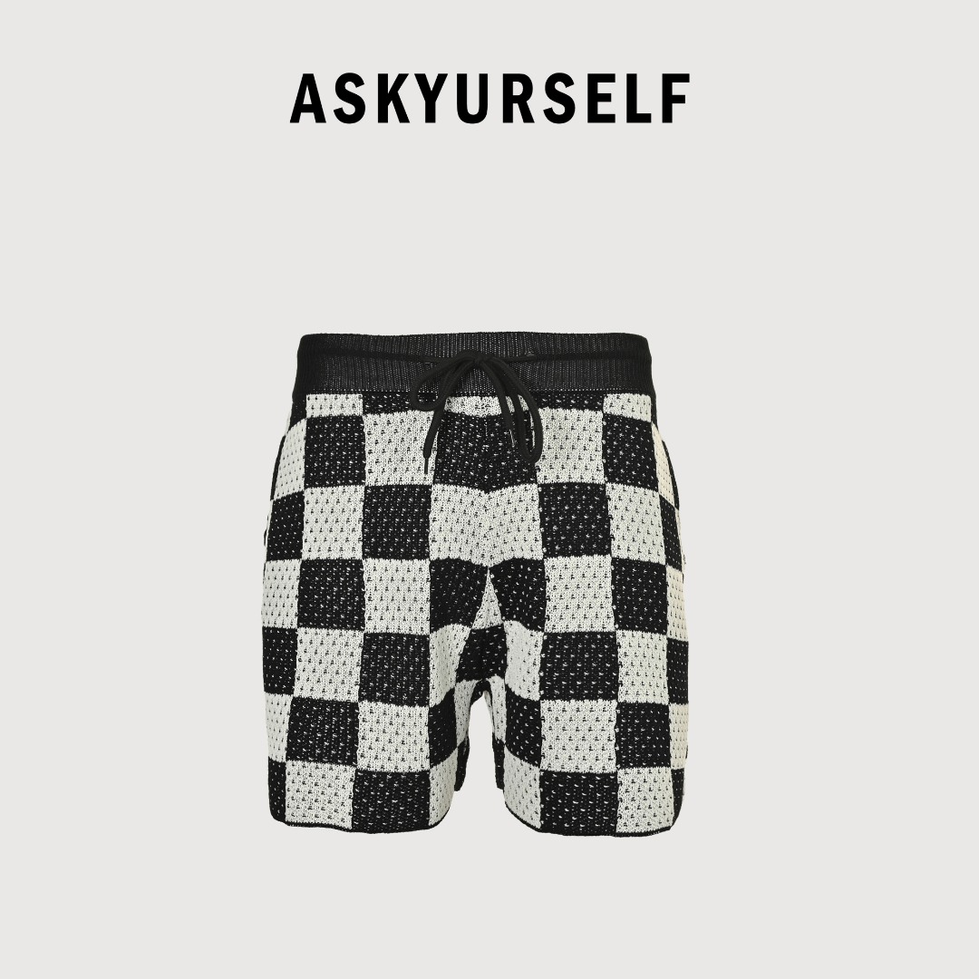 本地自取 💰180
Askyurself 25ss 棋盘格针织短裤
Askyurself 新品 众多明星上身 、说唱歌手、周汤豪在演唱会和NBA 太阳隊球员Cameron 💰ayne 上身加持 
同款 🌟 潮牌休闲宽松针织垂感 单穿 叠穿都可以 半袖针织  麻丝提花毛线
重磅高级感  原版打造
Size:S-XL